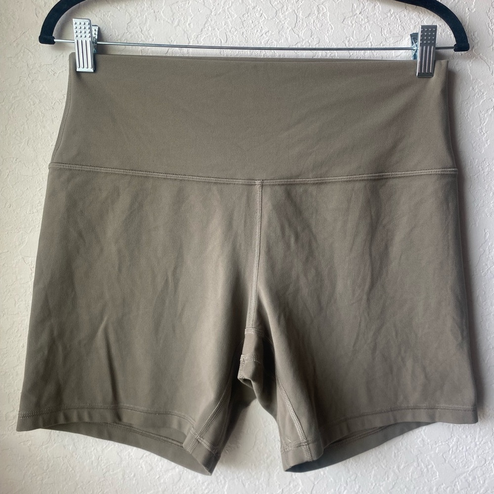 Lululemon Align High-Rise Short 6" in Nomad ~ Size 12 - Picture 5 of 8